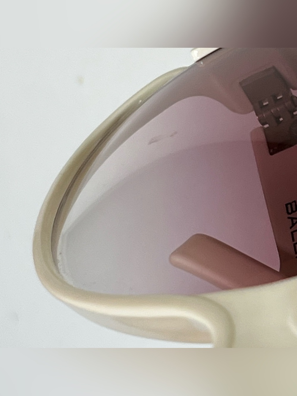 [ ” ▀ ﹏ ▀ ” ]

Vintage 70s Balenciaga Sunglasses - Picture 17 of 17